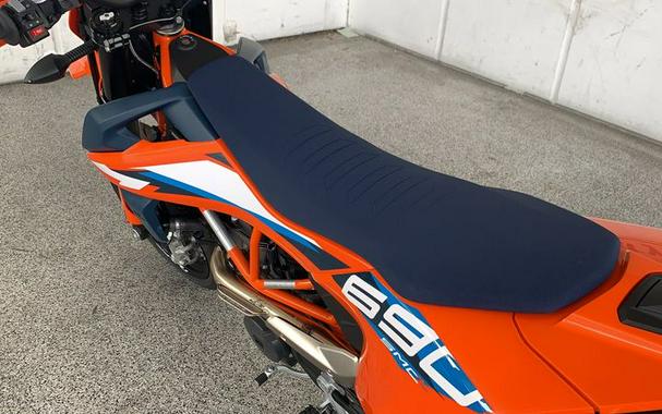 2024 KTM 690 SMC R