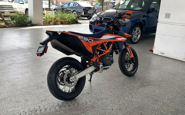 2024 KTM 690 SMC R