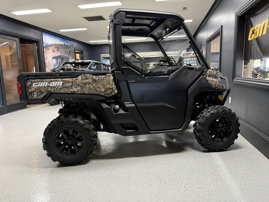 2023 Can-Am Defender XT HD10