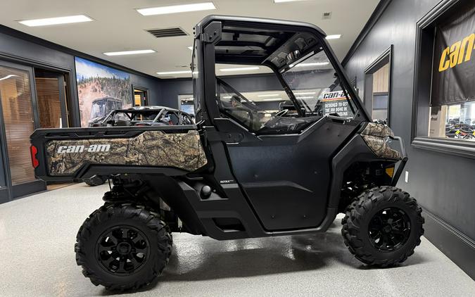 2023 Can-Am Defender XT HD10