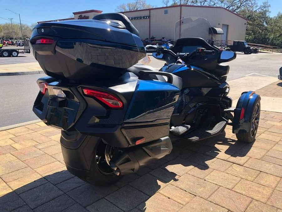 2024 Can-Am® Spyder RT Limited Dark Wheels