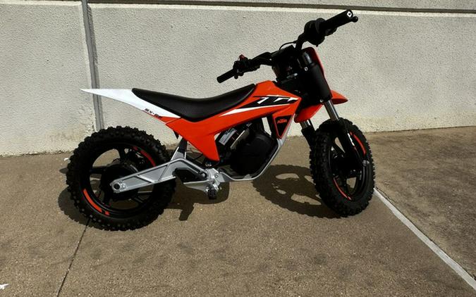 FIRST LOOK! THE ALUMINUM FRAMED 2024 KTM SX-E 2 IS COMING SOON