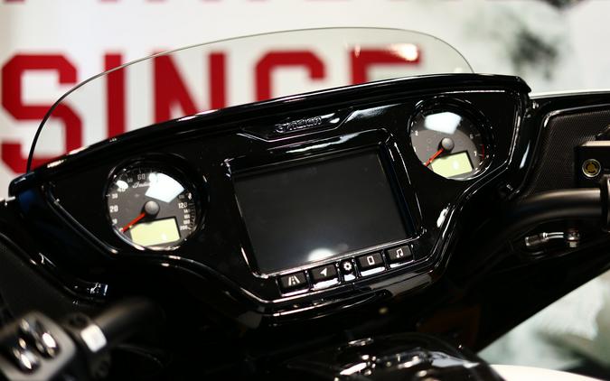 2025 Indian Motorcycle CHIEFTAIN POWERPLUS DARK HORSE 112 RA 49ST Ghost White Metallic Smoke