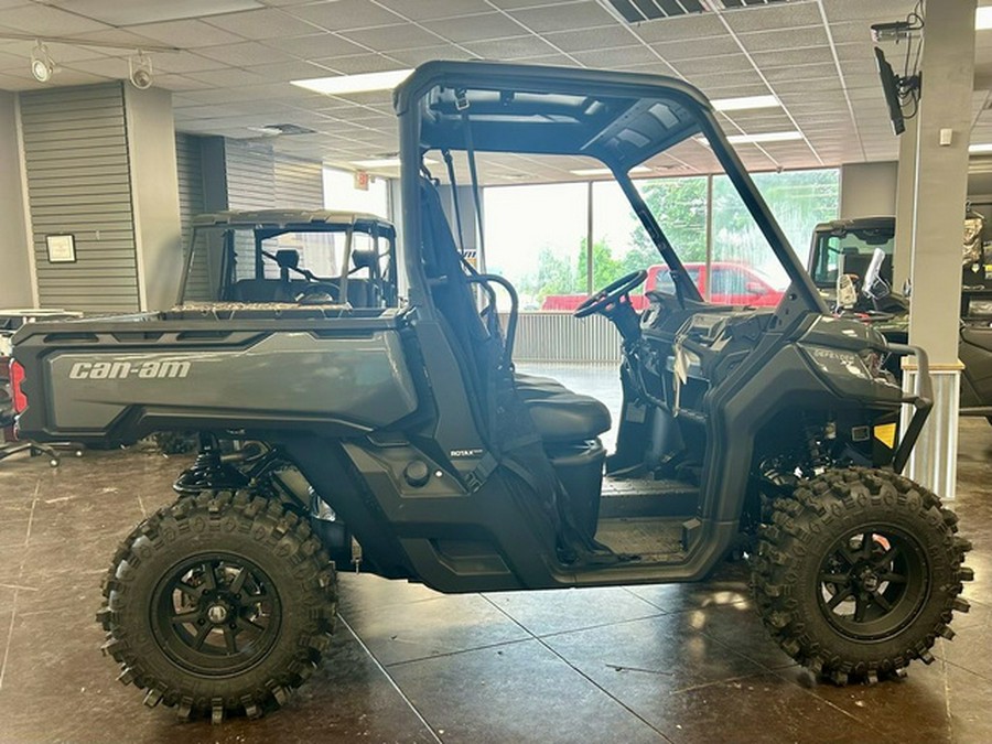 2024 Can-Am Defender XT HD10