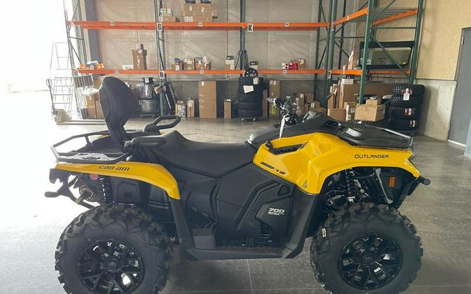 2024 Can-Am Outlander MAX XT 700