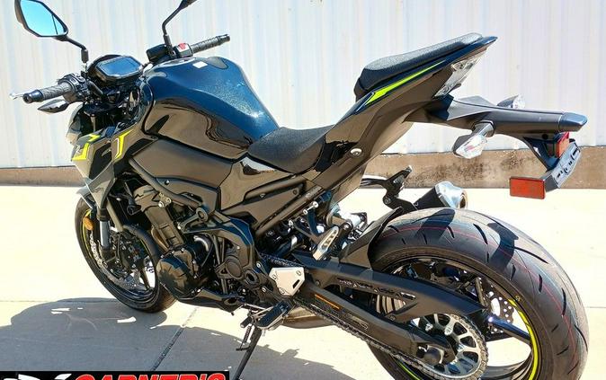 2024 Kawasaki Z900 ABS Metallic Spark Black/Metallic Matte Dark Gray