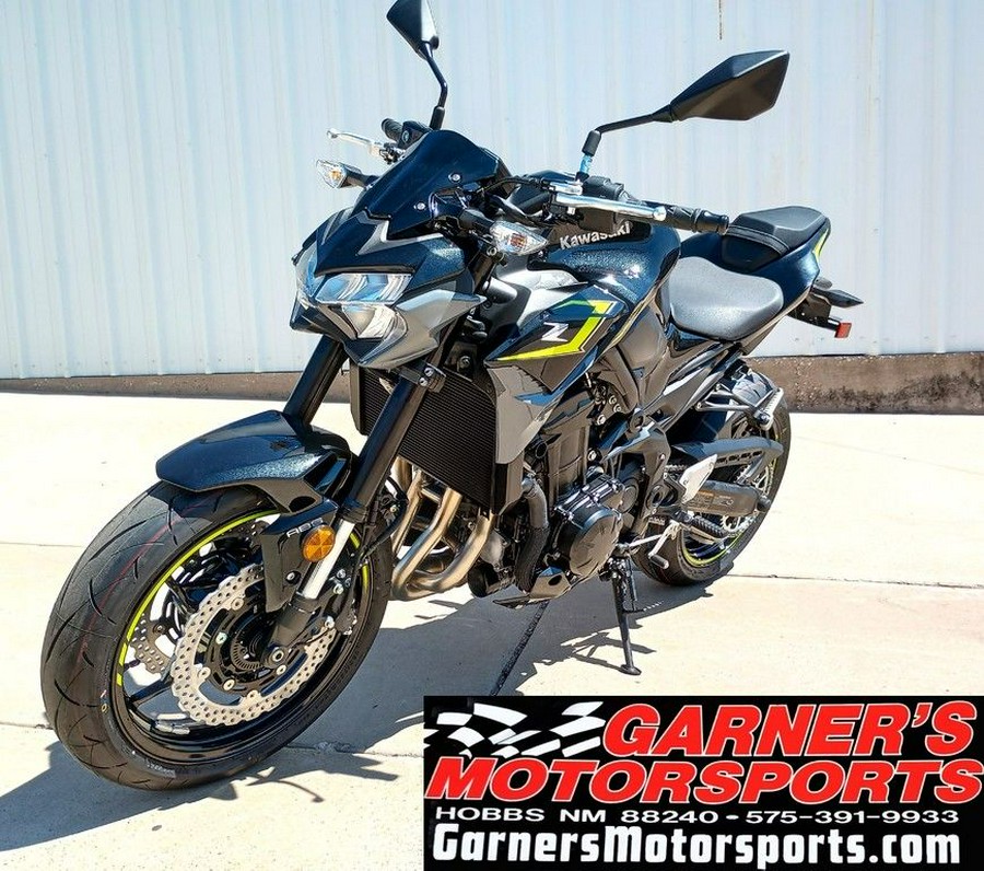 2024 Kawasaki Z900 ABS Metallic Spark Black/Metallic Matte Dark Gray