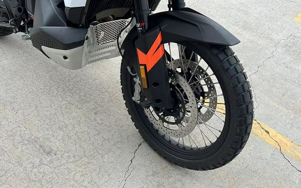 2024 KTM 790ADV