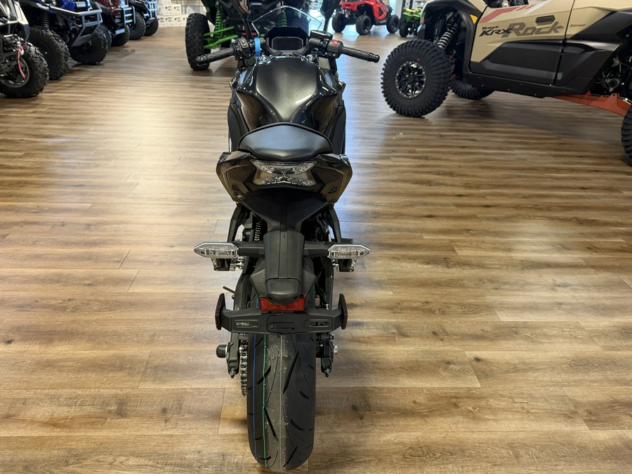 2026 Kawasaki Ninja 650 Metallic Flat Spark Black/Metallic Carbon Gray - 110026