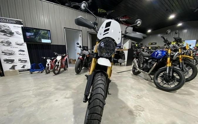 2026 Triumph Scrambler 400 XC