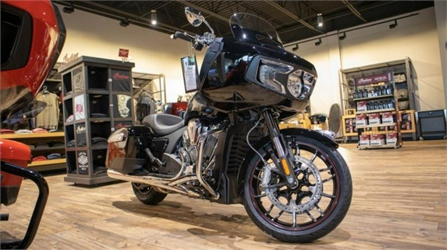 2022 Indian Motorcycle® Challenger® Black Metallic