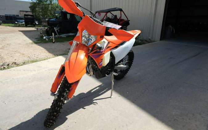 New 2024 KTM 500 XWF ORANGE