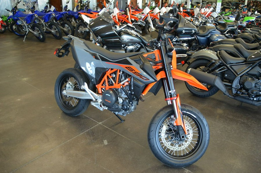 2021 KTM 690 SMC R