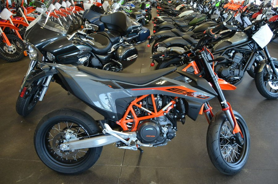 2021 KTM 690 SMC R