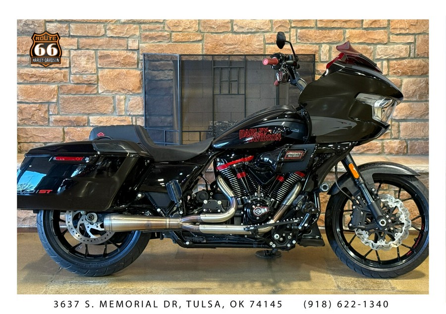 2024 Harley-Davidson® CVO™ Road Glide® ST Raven Metallic
