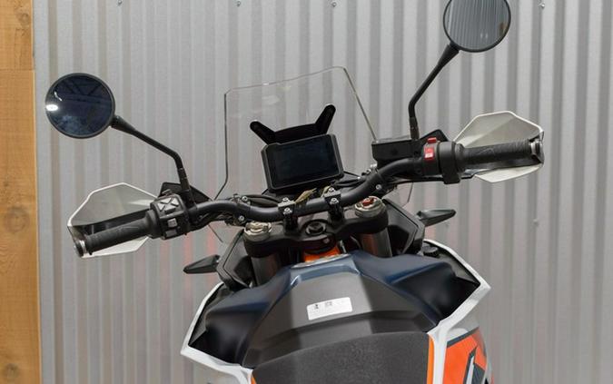 2024 KTM Adventure 890 R