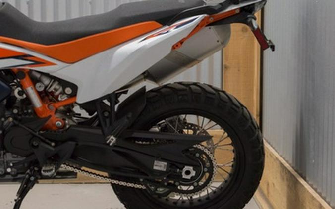 2024 KTM Adventure 890 R