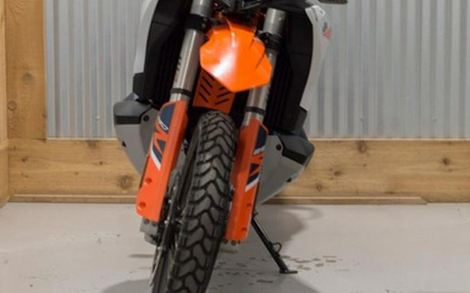 2024 KTM Adventure 890 R