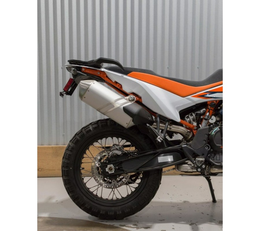 2024 KTM Adventure 890 R