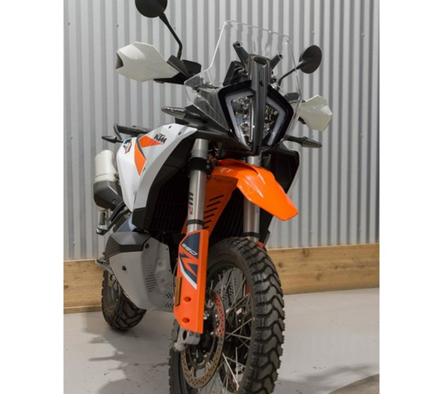 2024 KTM Adventure 890 R