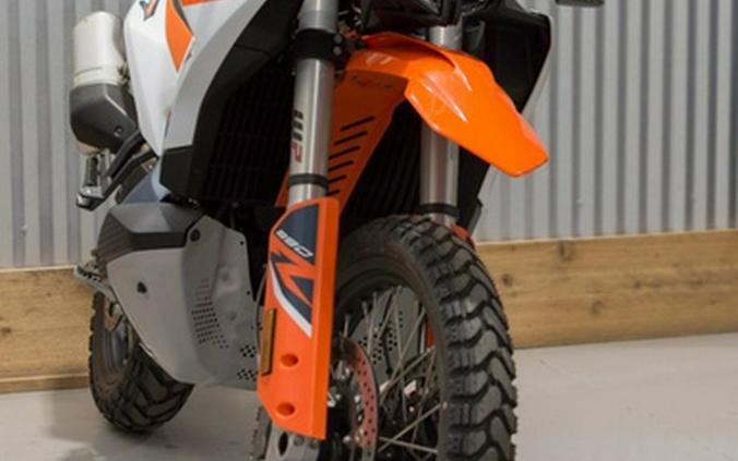 2024 KTM Adventure 890 R