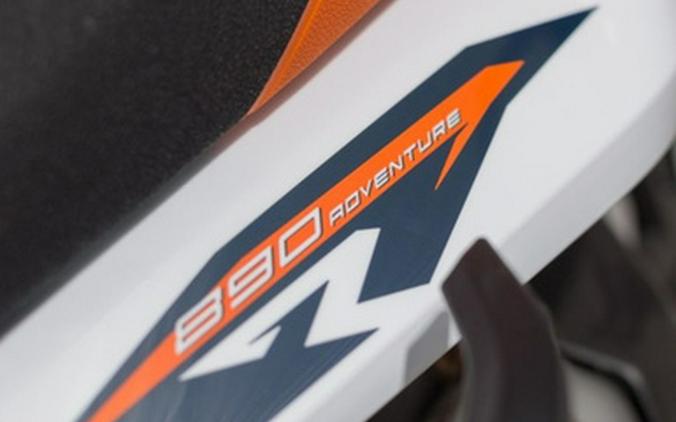 2024 KTM Adventure 890 R