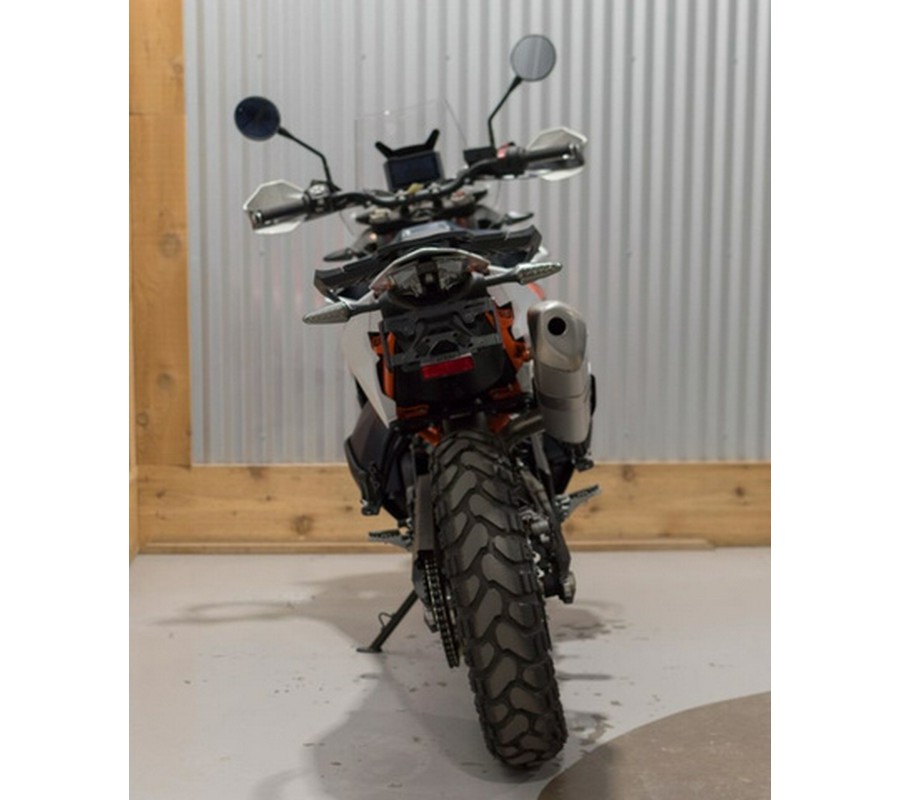 2024 KTM Adventure 890 R