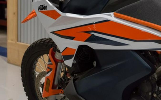 2024 KTM Adventure 890 R