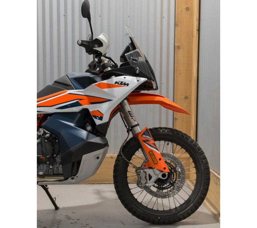 2024 KTM Adventure 890 R
