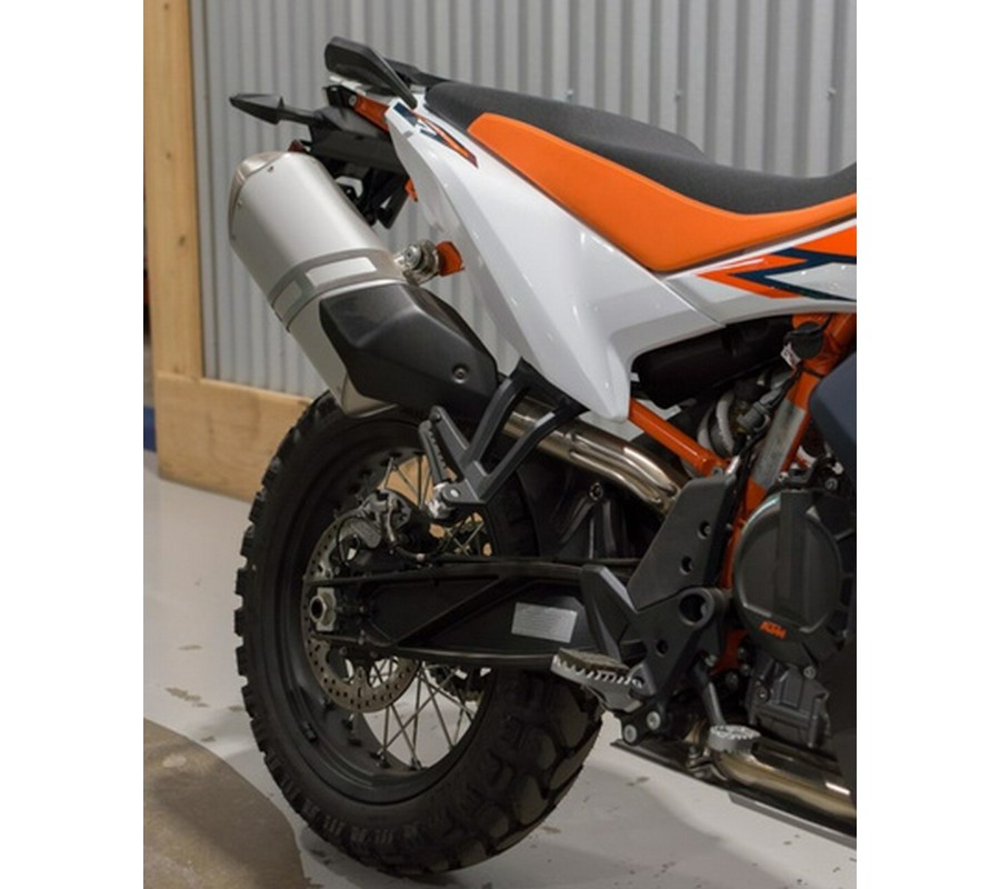 2024 KTM Adventure 890 R