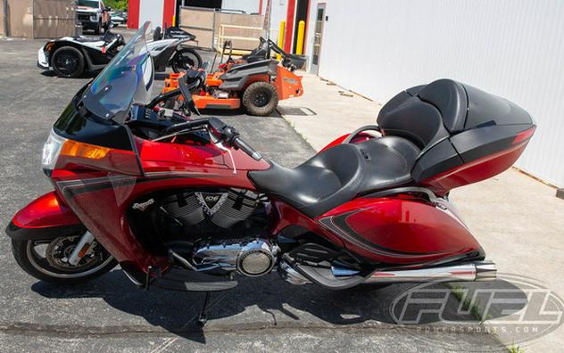 2013 Victory Motorcycles Vision Tour Sunset Red & Black W/ Black Carbon Gr
