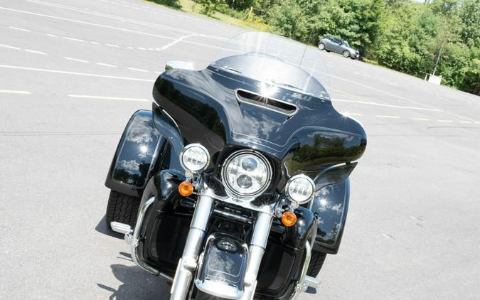2023 Harley-Davidson Tri Glide Ultra FLHTCUTG