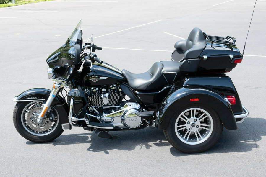 2023 Harley-Davidson Tri Glide Ultra FLHTCUTG