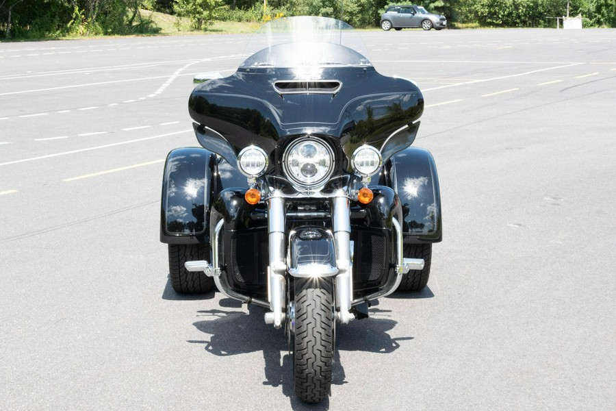 2023 Harley-Davidson Tri Glide Ultra FLHTCUTG