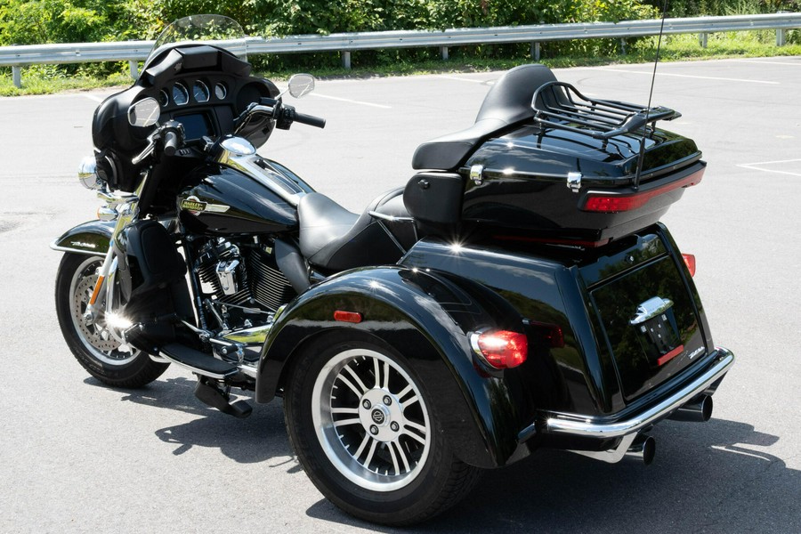 2023 Harley-Davidson Tri Glide Ultra FLHTCUTG