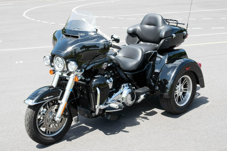 2023 Harley-Davidson Tri Glide Ultra FLHTCUTG