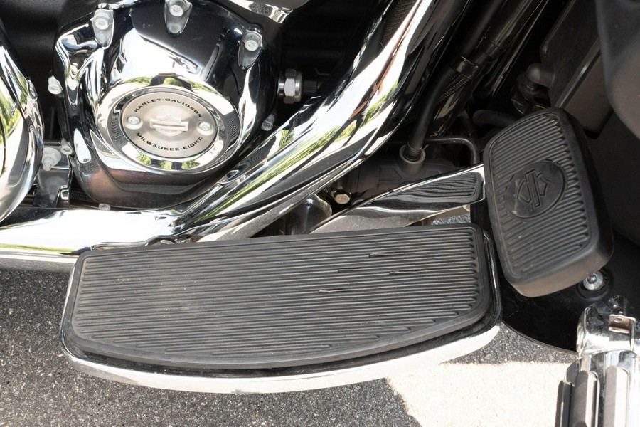 2023 Harley-Davidson Tri Glide Ultra FLHTCUTG