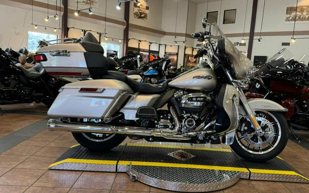 2018 Harley-Davidson® FLHTCU - Electra Glide® Ultra Classic®