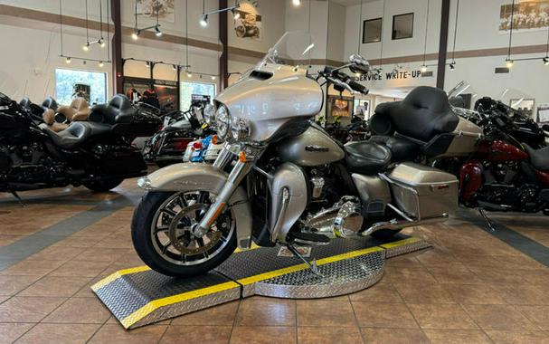 2018 Harley-Davidson® FLHTCU - Electra Glide® Ultra Classic®