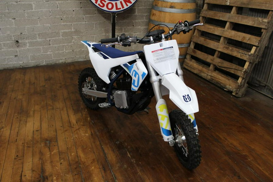 2024 Husqvarna® EE 3