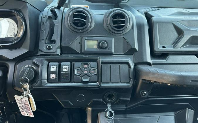 2020 Can-Am® Defender MAX XT™ CAB HD10