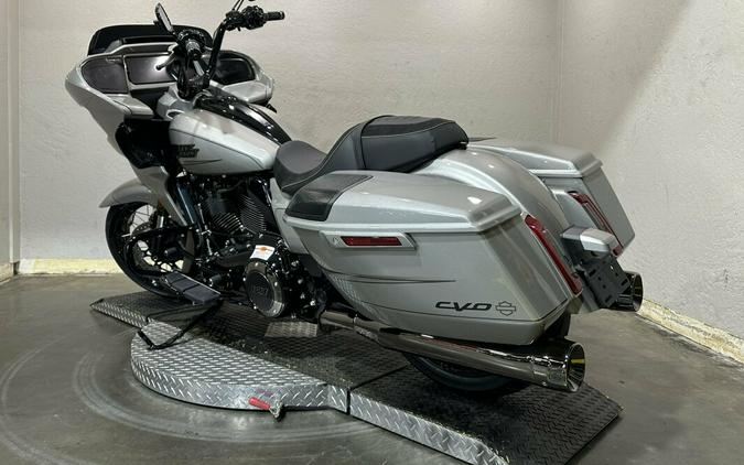 Harley-Davidson CVO™ Road Glide 2023 FLTRXSE 84356880 DARK PLATINUM