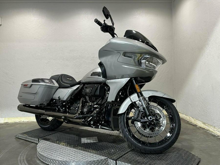 Harley-Davidson CVO™ Road Glide 2023 FLTRXSE 84356880 DARK PLATINUM