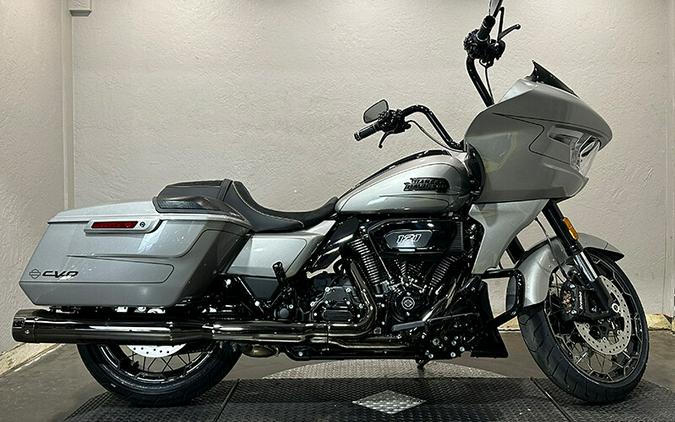 Harley-Davidson CVO™ Road Glide 2023 FLTRXSE 84356880 DARK PLATINUM