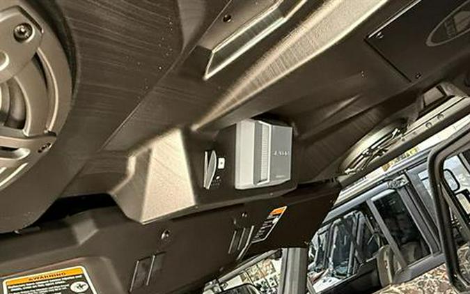 2025 Can-Am Defender MAX Limited