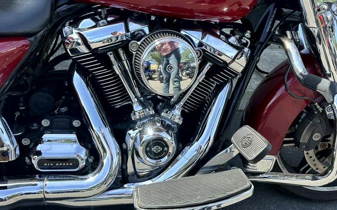 Harley-Davidson® Road King® 2020 FLHR BILLIARD RED
