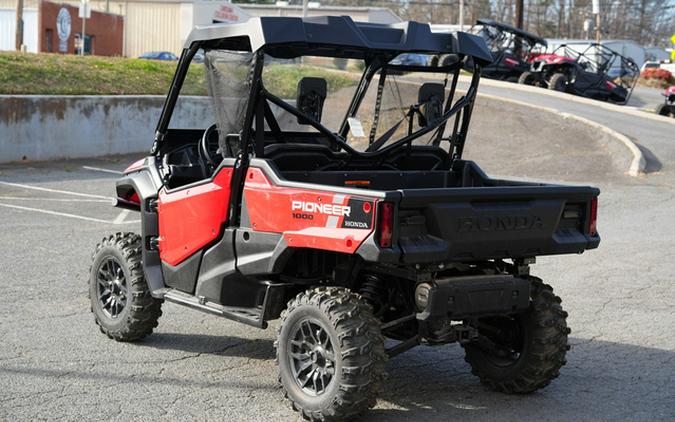 2025 Honda Pioneer 1000 Deluxe