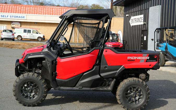 2025 Honda Pioneer 1000 Deluxe