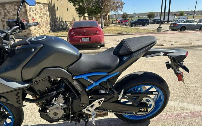 2024 Suzuki GSX-8S