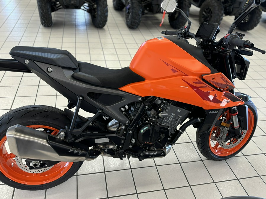 2024 KTM Duke 990